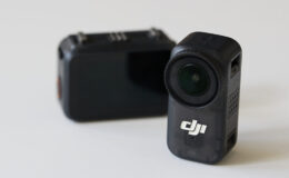Miniatúrna kamera DJI Nano pripravená na točenie zákulisia z fotenia