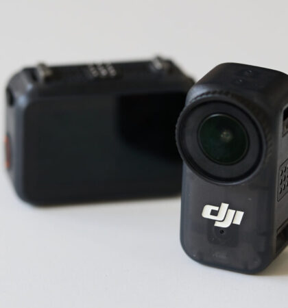Miniatúrna kamera DJI Nano pripravená na točenie zákulisia z fotenia